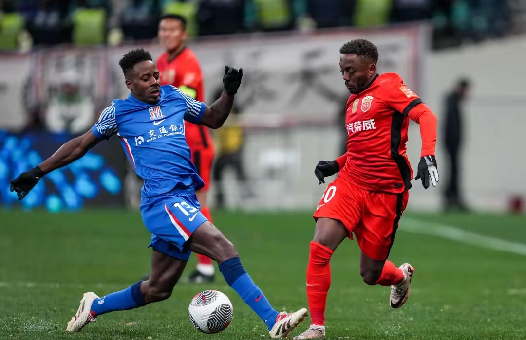 爱游戏APP-赛前突围战来临；上海海港围绕法甲状态回暖；管理层满意；资深球员宣示担当(法甲巴黎里昂)