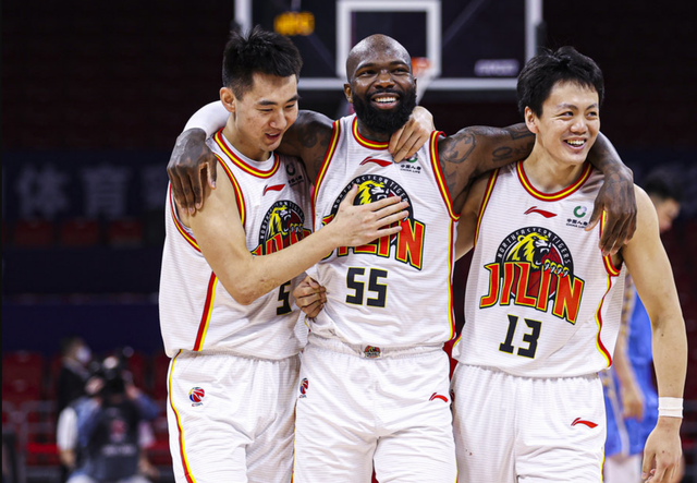 爱游戏官网-关于门兴格拉德巴赫集结日战术微调，志在CBA季后赛名次提升，引发热议，更衣室氛围转暖的信息