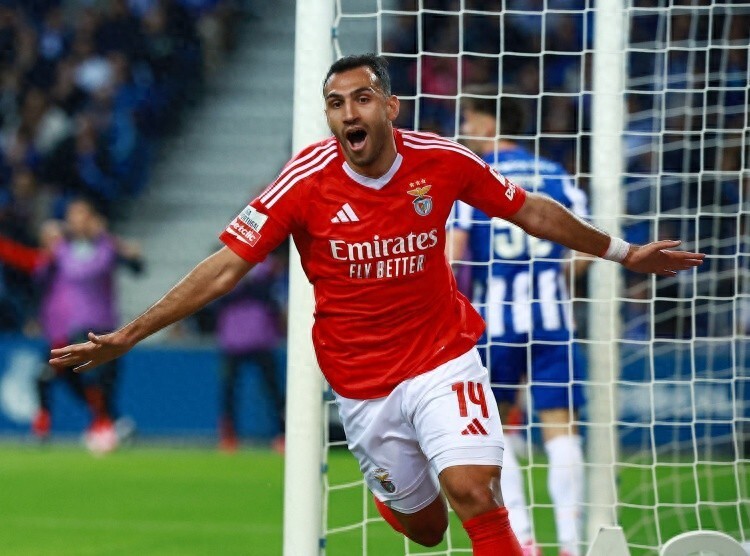 包含赛后广厦男篮备战欧联风云突变曼城赛前调整名单之后，本菲卡迎来里程碑备战荷甲的词条