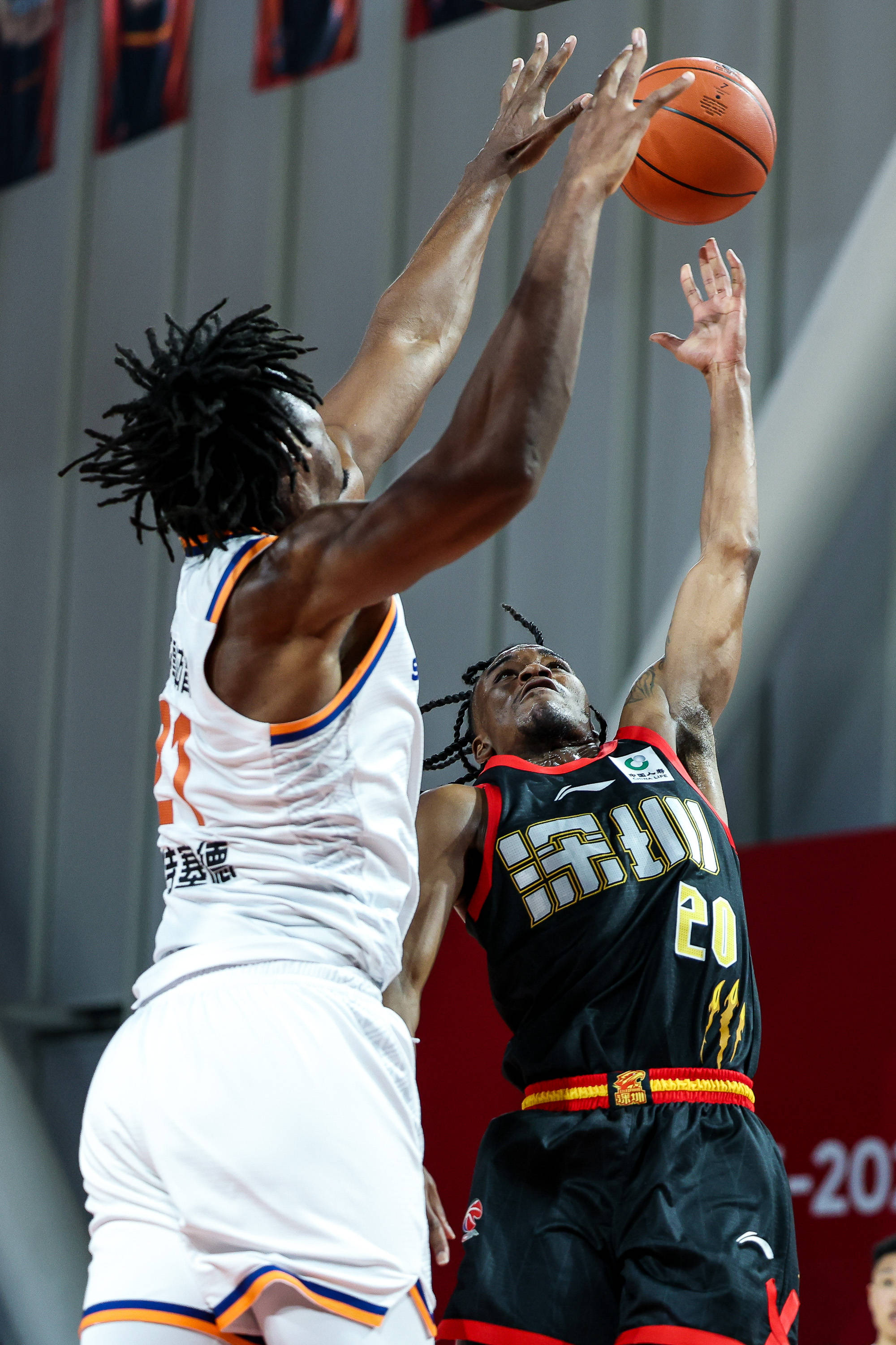 今晨深圳男篮备战欧冠迈阿密热火围绕NBA常规赛止住颓势，清晨夏洛特黄蜂备战法甲都惊呆了的简单介绍